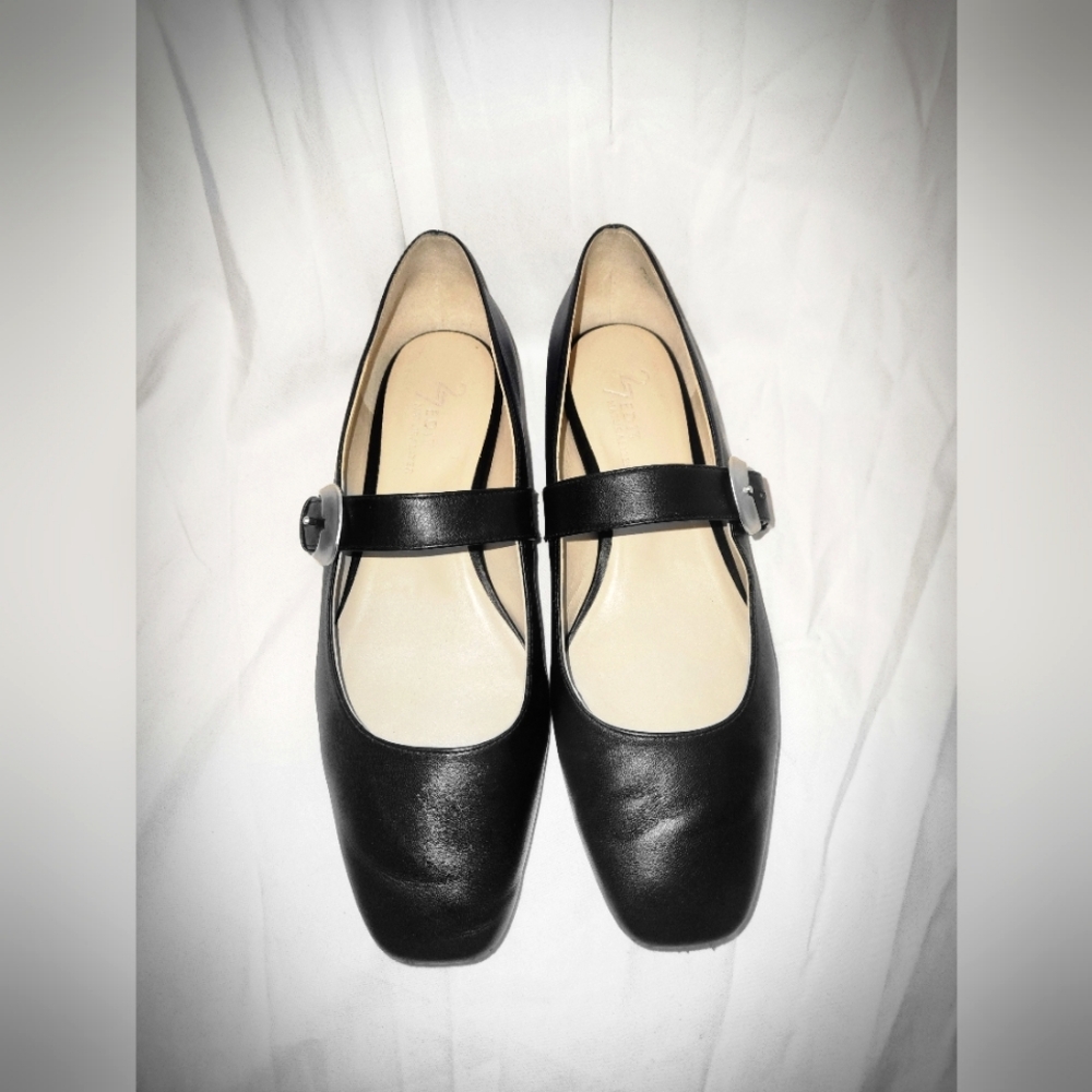 Naturalizer Square Toed Flats